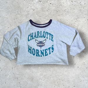 Charlotte Hornets Crop Top Women's Medium Long Sleeve 47 Team Logo Gray